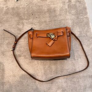 Michael Kors Hamilton Traveler Small Leather Crossbody Bag PreOwn With Gold hdwr
